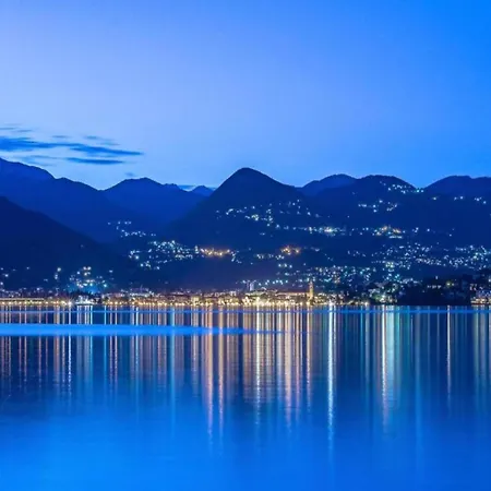 In Italy With Sea And Mountain Views *