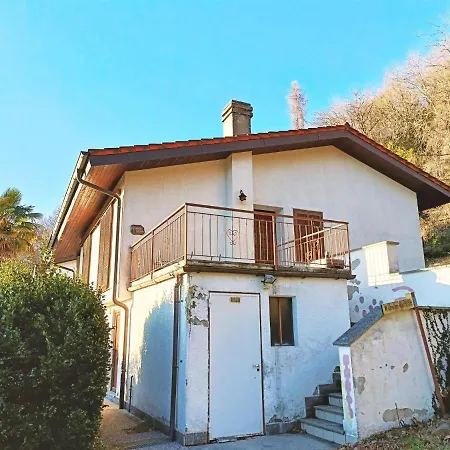 Сasa de vacaciones In Italy With Mountain Views