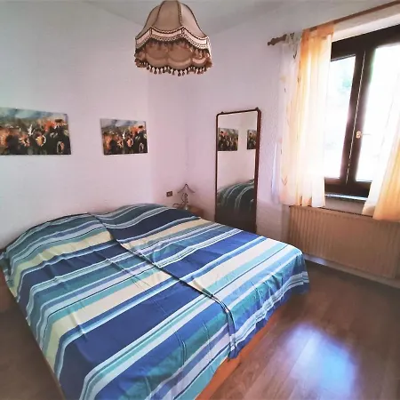 In Italy With Mountain Views Holiday home Agra