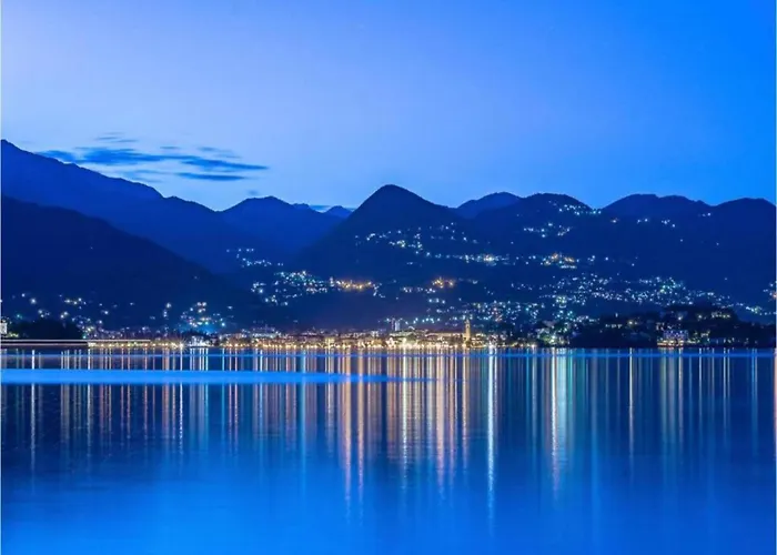 In Italy With Sea And Mountain Views *