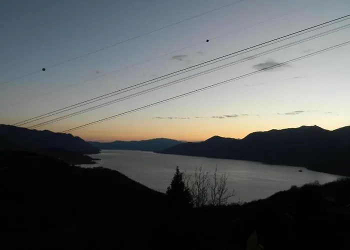 In Italy With Sea And Mountain Views *