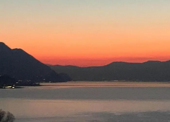 In Italy With Sea And Mountain Views * Agra